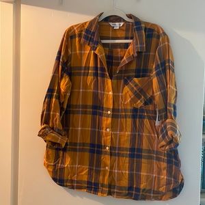 New with tags Old Navy plaid shirt. Perfect for fall!